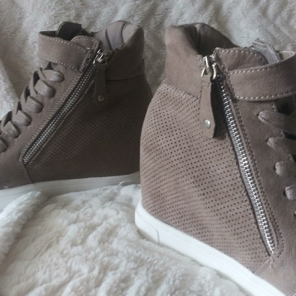 SOLD ON MC - Picture 3 of 8